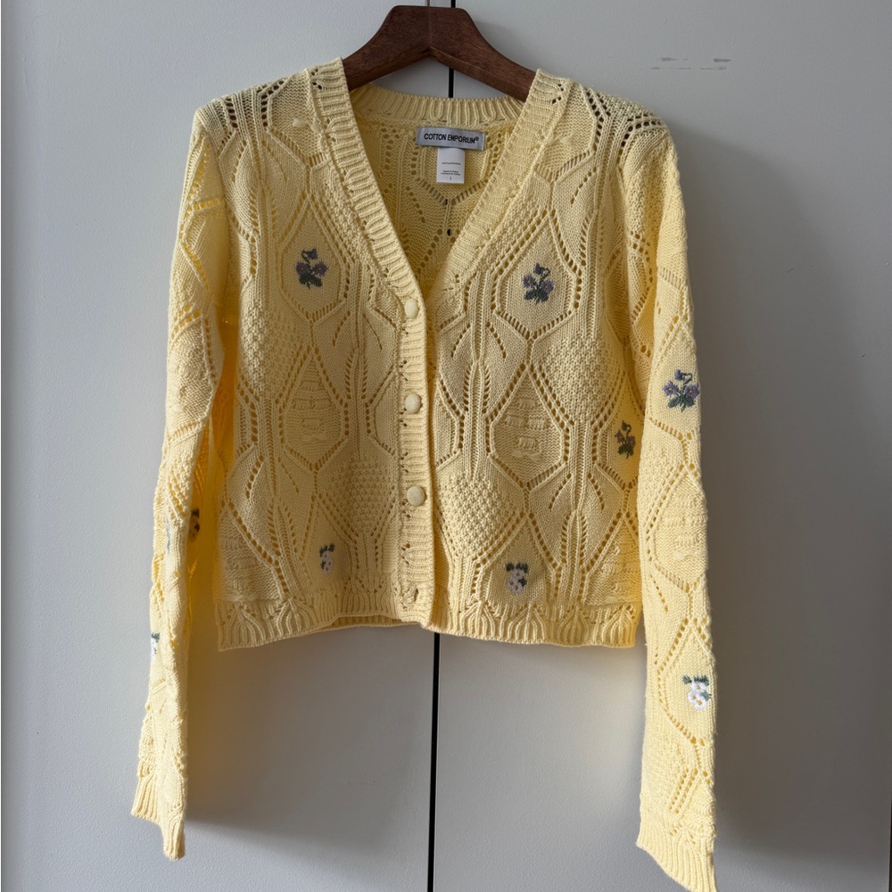 Cardigan with flowers